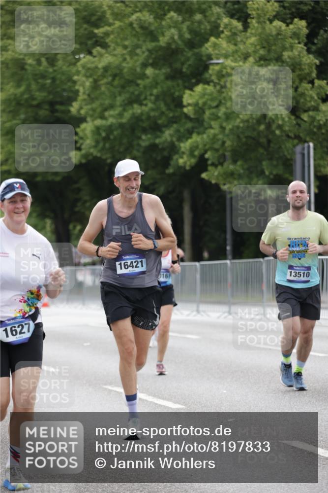 29.06.2025 - hella hamburg halbmarathon Jannik Wohlers http://msf.ph/oto/8197833 29.06.2025 10:24:54 Lombardsbrücke 1627, 2000, 2278, 3920, 3961, 3963, 5564, 5814, 6869, 8083, 8962, 9927, 11157, 11921, 13510, 14086, 15016, 15119, 15679, 16421, 16422 meine-sportfotos.de