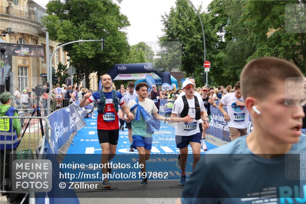 29.06.2025 - hella hamburg halbmarathon Zöllner http://msf.ph/oto/8197862 29.06.2025 10:46:17 Ziel 1569, 1759, 2048, 2590, 2707, 3056, 3087, 4949, 6388, 7450, 9497, 10796, 11094, 11125, 16136, 16466, 16475, 17190, 18797 meine-sportfotos.de