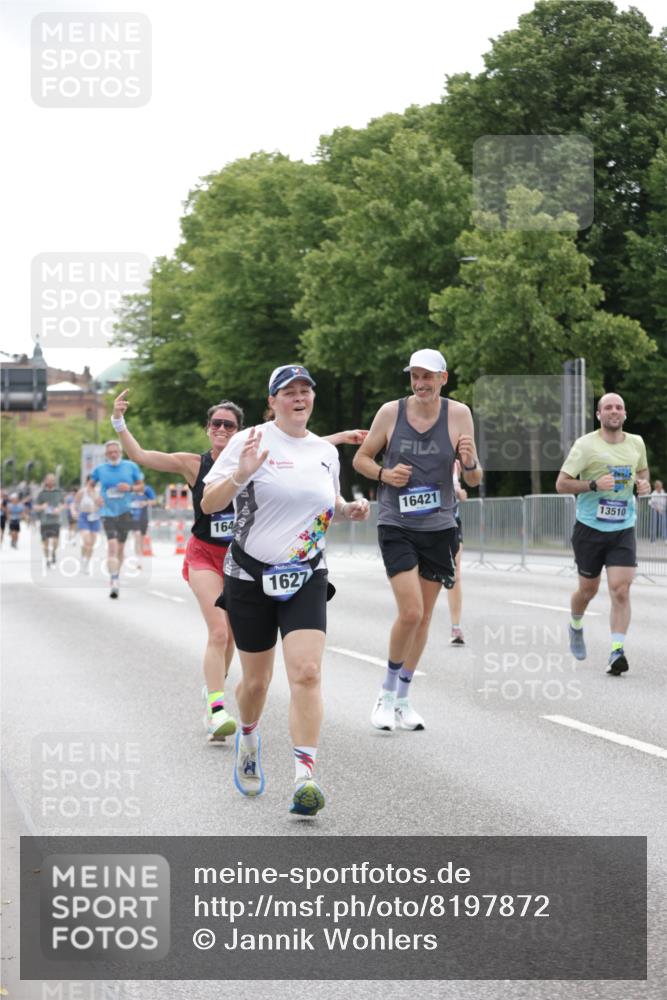 29.06.2025 - hella hamburg halbmarathon Jannik Wohlers http://msf.ph/oto/8197872 29.06.2025 10:24:55 Lombardsbrücke 1627, 2278, 3920, 3961, 3963, 5564, 5814, 6869, 8083, 8962, 9927, 11157, 11662, 11921, 13510, 14086, 15016, 15119, 15679, 16421, 16422 meine-sportfotos.de