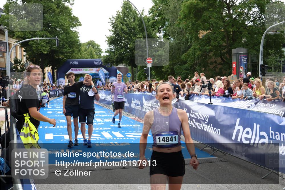 29.06.2025 - hella hamburg halbmarathon Zöllner http://msf.ph/oto/8197913 29.06.2025 10:35:49 Ziel 3843, 12462, 12899, 16119 meine-sportfotos.de
