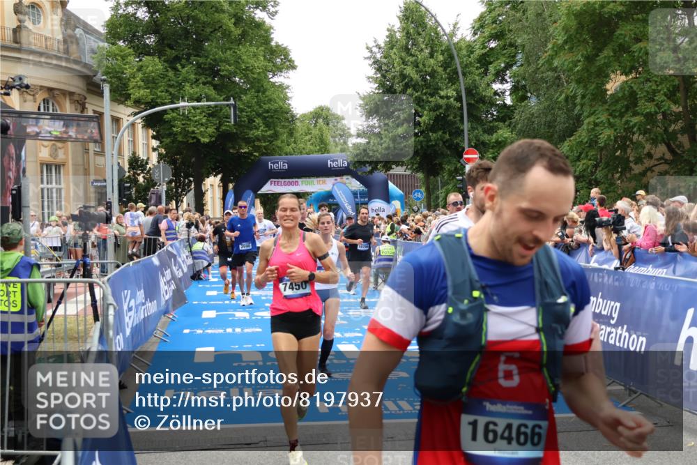 29.06.2025 - hella hamburg halbmarathon Zöllner http://msf.ph/oto/8197937 29.06.2025 10:46:19 Ziel 1569, 2048, 2590, 3056, 4949, 6388, 6691, 7450, 9497, 10796, 11094, 14200, 14262, 17190, 18118, 18797 meine-sportfotos.de