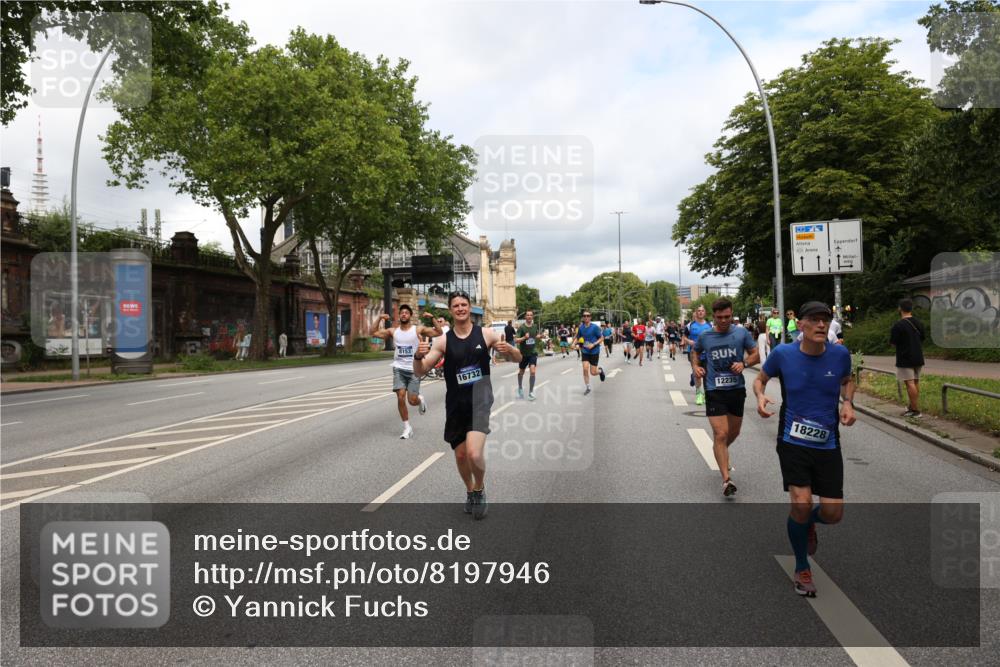 29.06.2025 - hella hamburg halbmarathon Yannick Fuchs http://msf.ph/oto/8197946 29.06.2025 10:44:29 20KM 1119, 1216, 1321, 1399, 1507, 1630, 2020, 2234, 3296, 3852, 3947, 4127, 4346, 4933, 5115, 5894, 6662, 6712, 6795, 7176, 7583, 7930, 7932, 8153, 8313, 8572, 8657, 8704, 9303, 10371, 10750, 11356, 11455, 11607, 12235, 12527, 12624, 13008, 13282, 13609, 13758, 13812, 14034, 14257, 15803, 15950, 16000, 16242, 16716, 16732, 16806, 16887, 17247, 17319, 17384, 18066, 18228, 18229, 18370, 18451, 18499, 18657, 18658, 18811, 18884 meine-sportfotos.de