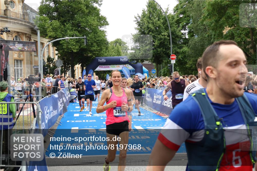 29.06.2025 - hella hamburg halbmarathon Zöllner http://msf.ph/oto/8197968 29.06.2025 10:46:19 Ziel 1569, 2048, 2590, 3056, 4949, 6388, 6691, 7450, 9497, 10796, 11094, 14200, 14262, 17190, 18118, 18797 meine-sportfotos.de