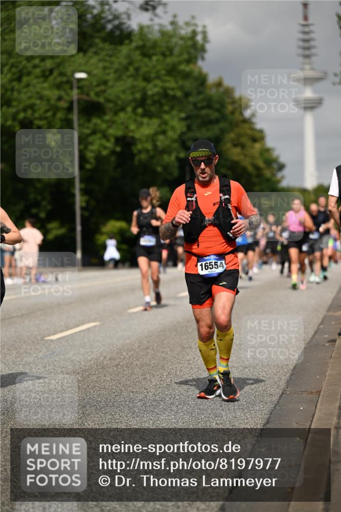 29.06.2025 - hella hamburg halbmarathon Dr. Thomas Lammeyer http://msf.ph/oto/8197977 29.06.2025 10:11:27 Kennedybrücke 1993, 4262, 4502, 5242, 5287, 5807, 5845, 5926, 6517, 6518, 6707, 6713, 6715, 6833, 7503, 8585, 9967, 10283, 10700, 10703, 11114, 11394 meine-sportfotos.de