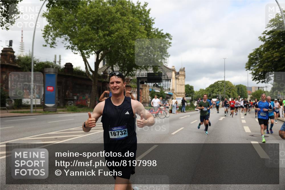 29.06.2025 - hella hamburg halbmarathon Yannick Fuchs http://msf.ph/oto/8197998 29.06.2025 10:44:30 20KM 1119, 1321, 1399, 1507, 1630, 2020, 2234, 3296, 3852, 3947, 4127, 4346, 5115, 5894, 6662, 6712, 6795, 7176, 7583, 7930, 7932, 8153, 8313, 8572, 8657, 8704, 9303, 10371, 10750, 11356, 11455, 11607, 12235, 12527, 12624, 13008, 13282, 13609, 13758, 13812, 13875, 14034, 14257, 15803, 15950, 16000, 16242, 16716, 16732, 16806, 17179, 17247, 17319, 17384, 18066, 18228, 18229, 18370, 18499, 18657, 18658, 18811, 18884 meine-sportfotos.de
