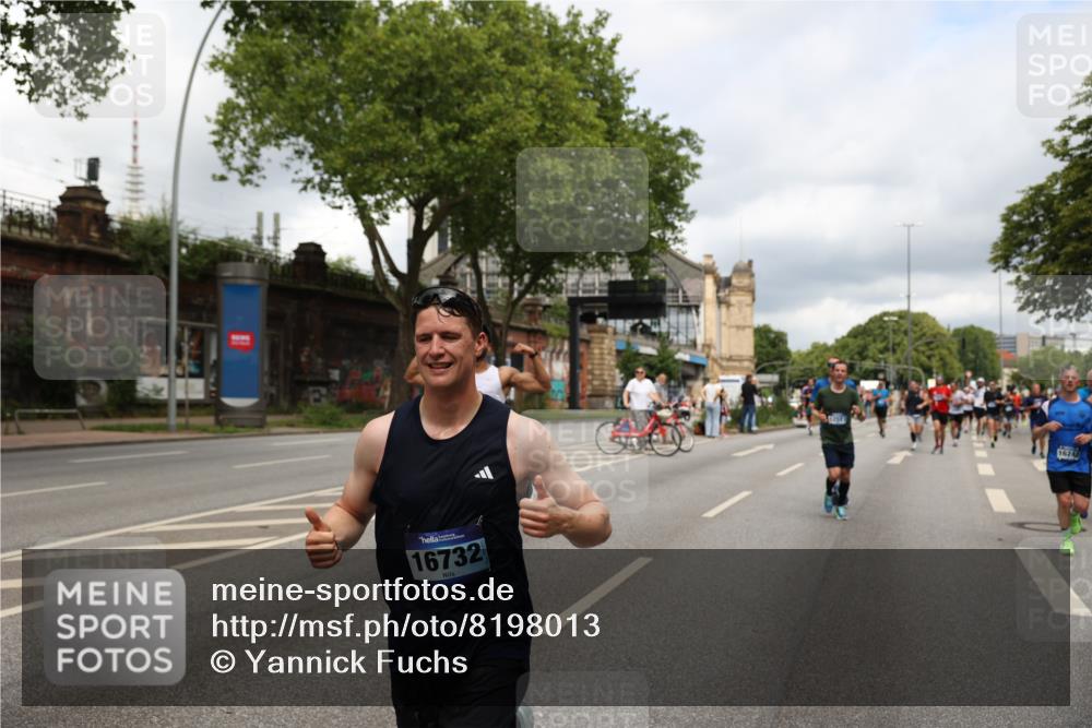 29.06.2025 - hella hamburg halbmarathon Yannick Fuchs http://msf.ph/oto/8198013 29.06.2025 10:44:30 20KM 1119, 1321, 1399, 1507, 1630, 2020, 2234, 3296, 3852, 3947, 4127, 4346, 5115, 5894, 6662, 6712, 6795, 7176, 7583, 7930, 7932, 8153, 8313, 8572, 8657, 8704, 9303, 10371, 10750, 11356, 11455, 11607, 12235, 12527, 12624, 13008, 13282, 13609, 13758, 13812, 13875, 14034, 14257, 15803, 15950, 16000, 16242, 16716, 16732, 16806, 17179, 17247, 17319, 17384, 18066, 18228, 18229, 18370, 18499, 18657, 18658, 18811, 18884 meine-sportfotos.de