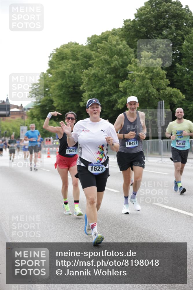 29.06.2025 - hella hamburg halbmarathon Jannik Wohlers http://msf.ph/oto/8198048 29.06.2025 10:24:55 Lombardsbrücke 1627, 2278, 3920, 3961, 3963, 5564, 5814, 6869, 8083, 8962, 9927, 11157, 11662, 11921, 13510, 14086, 15016, 15119, 15679, 16421, 16422 meine-sportfotos.de