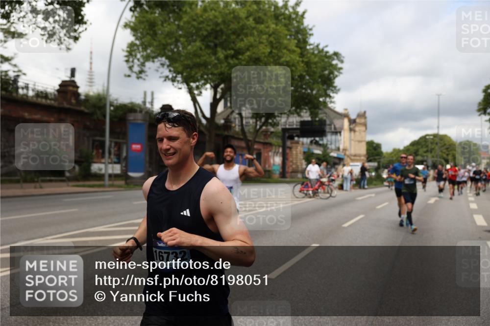 29.06.2025 - hella hamburg halbmarathon Yannick Fuchs http://msf.ph/oto/8198051 29.06.2025 10:44:30 20KM 1119, 1321, 1399, 1507, 1630, 2020, 2234, 3296, 3852, 3947, 4127, 4346, 5115, 5894, 6662, 6712, 6795, 7176, 7583, 7930, 7932, 8153, 8313, 8572, 8657, 8704, 9303, 10371, 10750, 11356, 11455, 11607, 12235, 12527, 12624, 13008, 13282, 13609, 13758, 13812, 13875, 14034, 14257, 15803, 15950, 16000, 16242, 16716, 16732, 16806, 17179, 17247, 17319, 17384, 18066, 18228, 18229, 18370, 18499, 18657, 18658, 18811, 18884 meine-sportfotos.de
