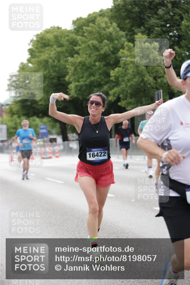29.06.2025 - hella hamburg halbmarathon Jannik Wohlers http://msf.ph/oto/8198057 29.06.2025 10:24:56 Lombardsbrücke 1627, 2278, 3920, 3961, 3963, 5564, 5814, 6869, 8962, 9927, 11157, 11662, 11921, 13510, 13842, 14086, 15016, 15119, 15679, 16421, 16422 meine-sportfotos.de