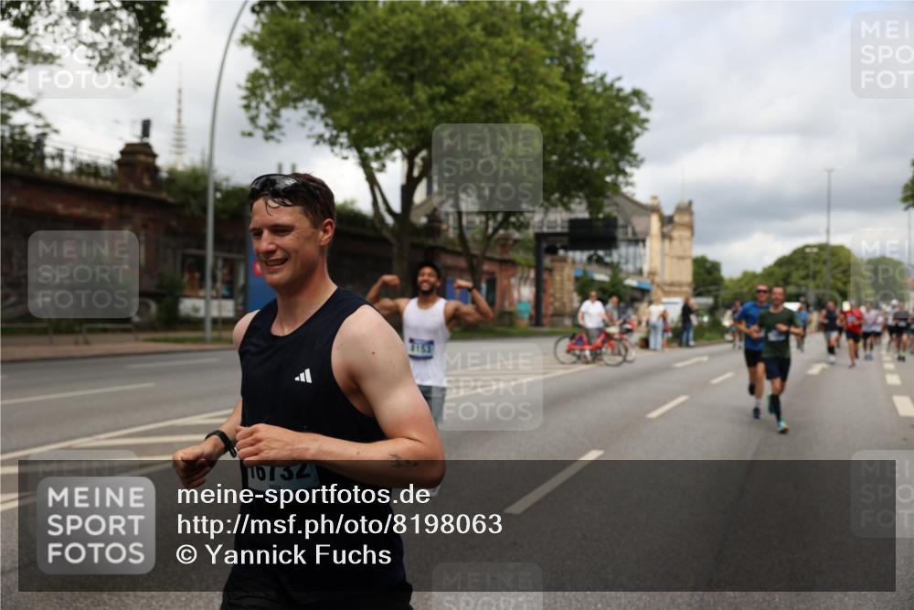 29.06.2025 - hella hamburg halbmarathon Yannick Fuchs http://msf.ph/oto/8198063 29.06.2025 10:44:30 20KM 1119, 1321, 1399, 1507, 1630, 2020, 2234, 3296, 3852, 3947, 4127, 4346, 5115, 5894, 6662, 6712, 6795, 7176, 7583, 7930, 7932, 8153, 8313, 8572, 8657, 8704, 9303, 10371, 10750, 11356, 11455, 11607, 12235, 12527, 12624, 13008, 13282, 13609, 13758, 13812, 13875, 14034, 14257, 15803, 15950, 16000, 16242, 16716, 16732, 16806, 17179, 17247, 17319, 17384, 18066, 18228, 18229, 18370, 18499, 18657, 18658, 18811, 18884 meine-sportfotos.de