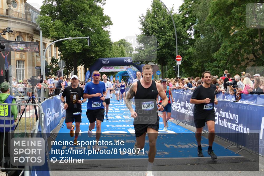 29.06.2025 - hella hamburg halbmarathon Zöllner http://msf.ph/oto/8198071 29.06.2025 10:46:21 Ziel 1569, 1600, 2048, 2590, 3056, 4949, 6388, 6691, 8142, 9497, 10796, 12171, 12651, 13698, 14200, 14262, 17190, 18118, 18211 meine-sportfotos.de
