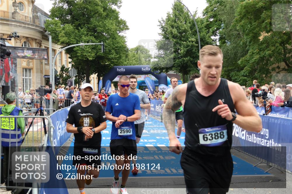 29.06.2025 - hella hamburg halbmarathon Zöllner http://msf.ph/oto/8198124 29.06.2025 10:46:22 Ziel 1569, 1600, 2048, 2590, 3056, 4949, 6388, 6691, 8142, 9497, 10796, 12171, 12651, 13698, 14200, 14262, 16127, 17190, 18118, 18211 meine-sportfotos.de
