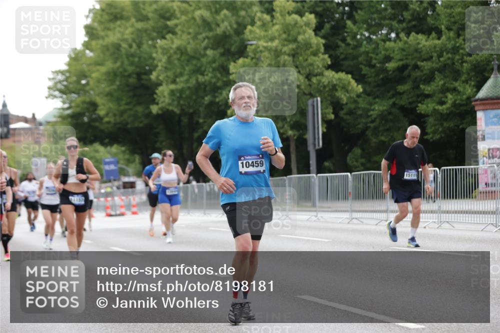 29.06.2025 - hella hamburg halbmarathon Jannik Wohlers http://msf.ph/oto/8198181 29.06.2025 10:25:01 Lombardsbrücke 1093, 1627, 2278, 3961, 3963, 5564, 5814, 6869, 8962, 9811, 9927, 10845, 10846, 11157, 11662, 13510, 13842, 14086, 15016, 15119, 15283, 16421, 16422 meine-sportfotos.de