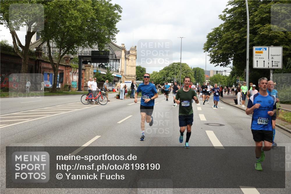 29.06.2025 - hella hamburg halbmarathon Yannick Fuchs http://msf.ph/oto/8198190 29.06.2025 10:44:31 20KM 1119, 1321, 1399, 1466, 1507, 1630, 1817, 2020, 2234, 3296, 3947, 4127, 4346, 5115, 5894, 6027, 6662, 6712, 6795, 7176, 7583, 7930, 7932, 8153, 8313, 8572, 8657, 8704, 10371, 10750, 11356, 11455, 11607, 12235, 12527, 12624, 13008, 13282, 13609, 13701, 13758, 13812, 13875, 14034, 14257, 15803, 15950, 16242, 16716, 16732, 16806, 17179, 17247, 17319, 17384, 18066, 18228, 18370, 18394, 18499, 18657, 18658, 18811, 18884 meine-sportfotos.de