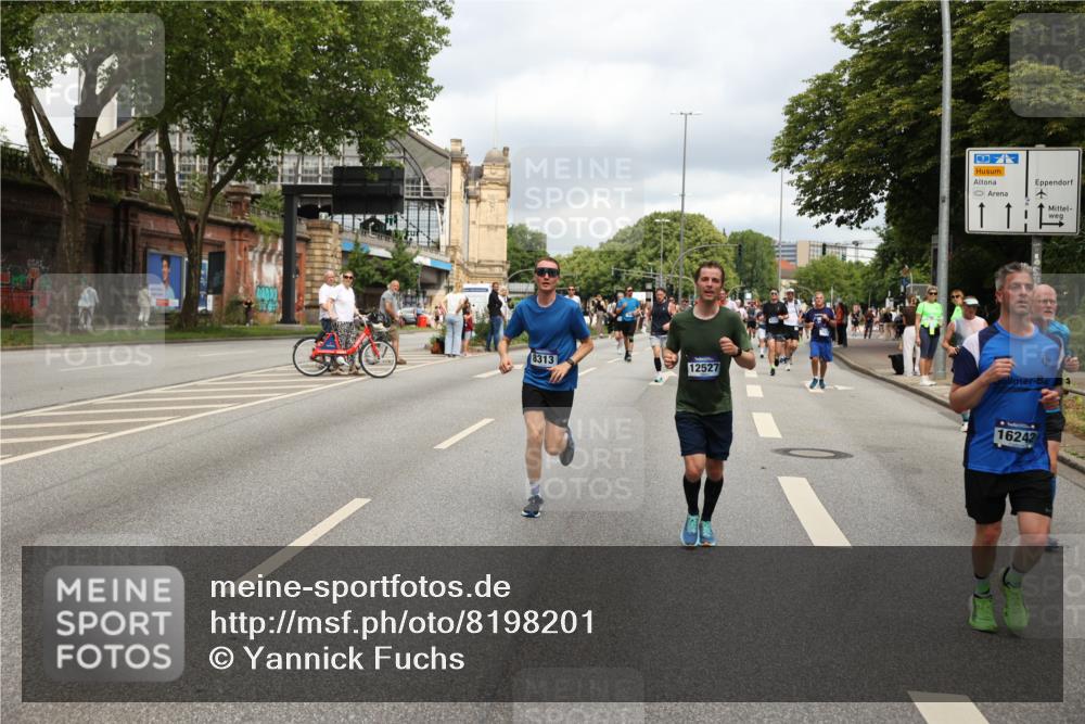 29.06.2025 - hella hamburg halbmarathon Yannick Fuchs http://msf.ph/oto/8198201 29.06.2025 10:44:32 20KM 1119, 1321, 1399, 1466, 1507, 1630, 1750, 1817, 2234, 3296, 3947, 4127, 4346, 5115, 5894, 6027, 6662, 6712, 6795, 7176, 7583, 7930, 7932, 8153, 8313, 8572, 8657, 8704, 10371, 10750, 11356, 11455, 11607, 12235, 12527, 12624, 13008, 13282, 13609, 13687, 13701, 13758, 13812, 13875, 14034, 14257, 15362, 15803, 15950, 16242, 16716, 16732, 16806, 17179, 17247, 17319, 17384, 18066, 18228, 18370, 18394, 18499, 18657, 18658, 18811, 18884 meine-sportfotos.de