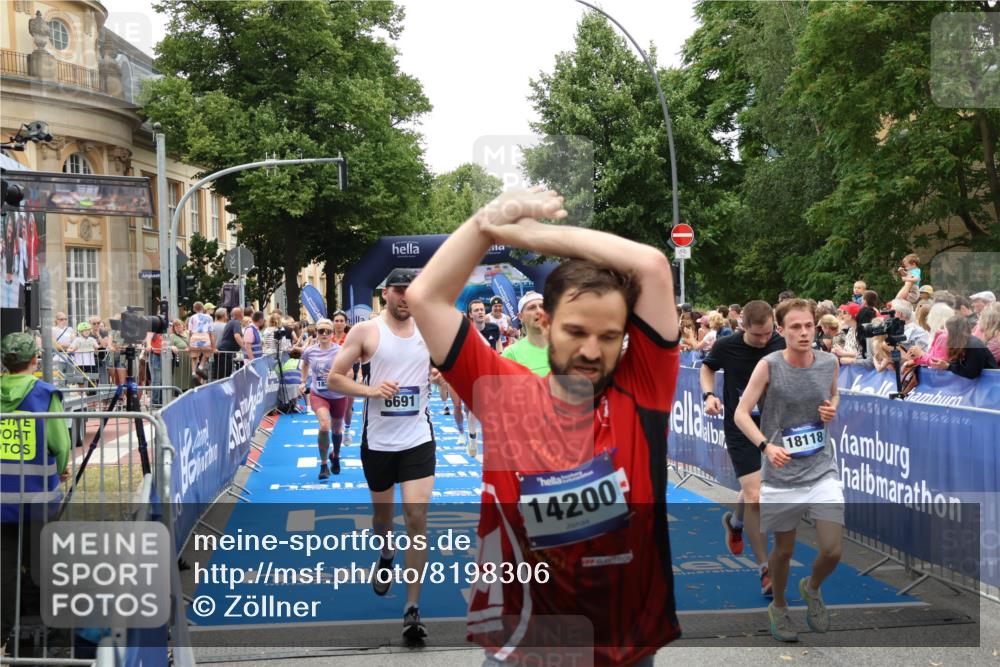 29.06.2025 - hella hamburg halbmarathon Zöllner http://msf.ph/oto/8198306 29.06.2025 10:46:28 Ziel 1600, 2222, 2842, 4237, 6421, 6691, 6978, 7335, 8142, 8981, 9786, 11185, 11773, 12171, 12651, 12891, 13698, 14045, 14228, 14482, 15157, 16127, 18118, 18211, 18637, 19209 meine-sportfotos.de