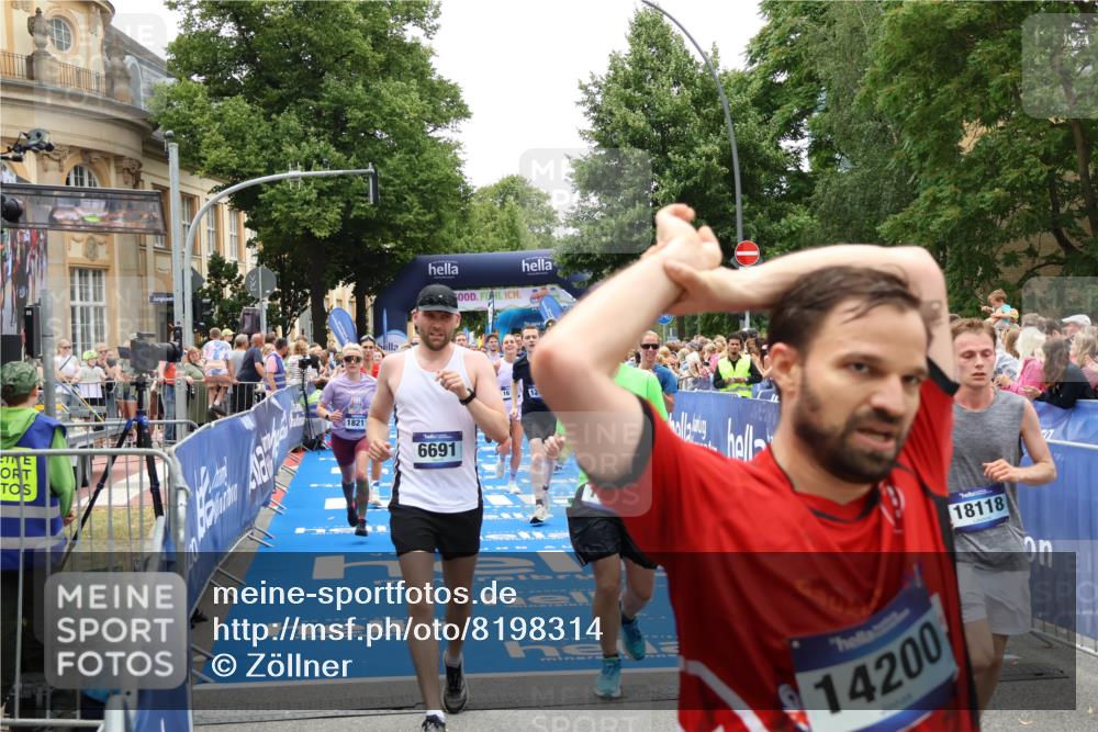 29.06.2025 - hella hamburg halbmarathon Zöllner http://msf.ph/oto/8198314 29.06.2025 10:46:28 Ziel 1600, 2222, 2842, 4237, 6421, 6691, 6978, 7335, 8142, 8981, 9786, 11185, 11773, 12171, 12651, 12891, 13698, 14045, 14228, 14482, 15157, 16127, 18118, 18211, 18637, 19209 meine-sportfotos.de