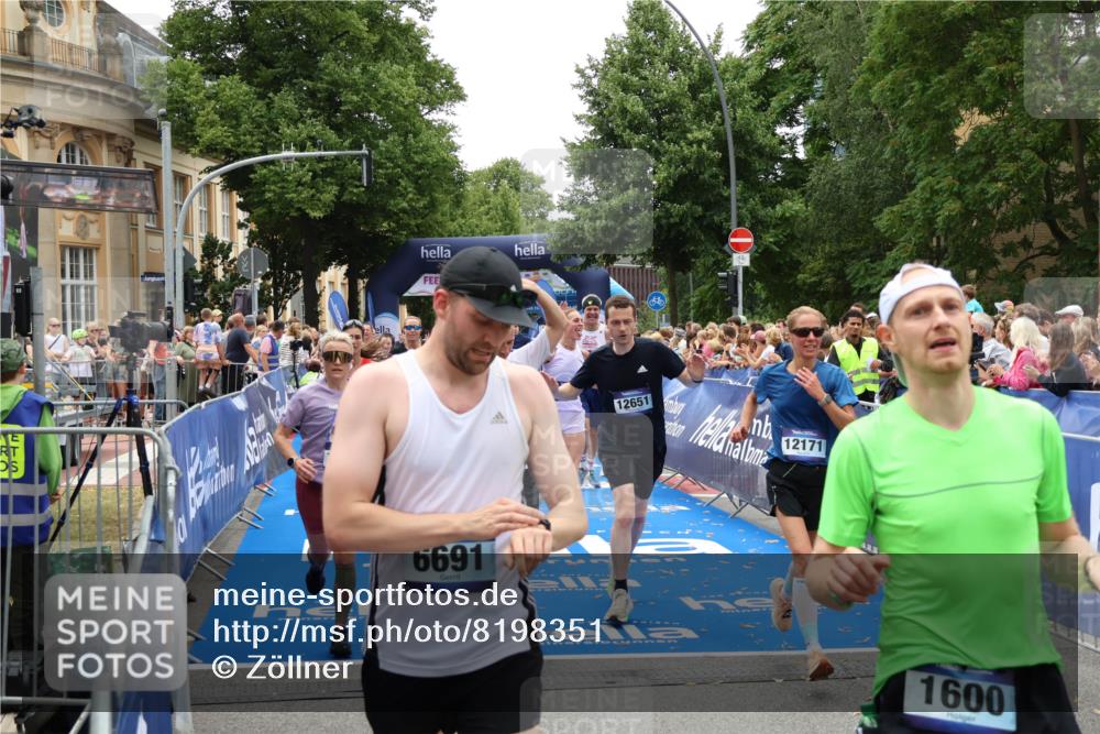 29.06.2025 - hella hamburg halbmarathon Zöllner http://msf.ph/oto/8198351 29.06.2025 10:46:29 Ziel 1600, 2222, 2842, 4237, 4497, 6421, 6978, 7335, 8142, 8981, 9386, 9786, 11185, 11773, 12171, 12651, 12891, 13698, 14045, 14228, 14482, 15157, 16127, 18211, 18637, 19209 meine-sportfotos.de