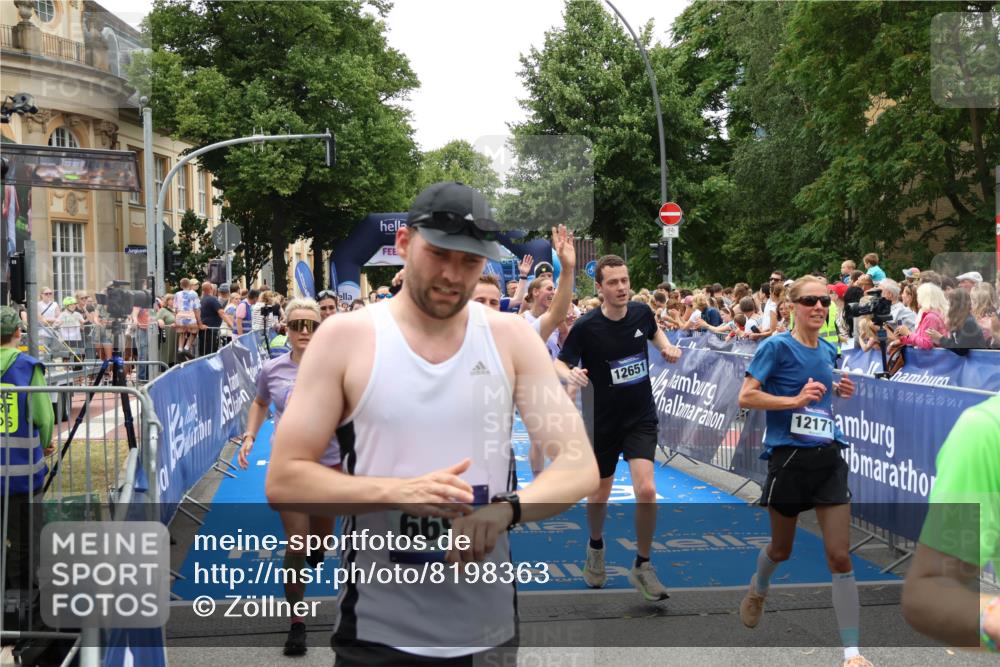 29.06.2025 - hella hamburg halbmarathon Zöllner http://msf.ph/oto/8198363 29.06.2025 10:46:30 Ziel 2222, 2842, 4237, 4497, 6421, 6978, 7335, 8482, 8981, 9232, 9386, 9786, 11185, 11773, 12171, 12651, 12891, 13698, 14045, 14228, 14482, 15157, 16127, 18211, 18637, 19209 meine-sportfotos.de