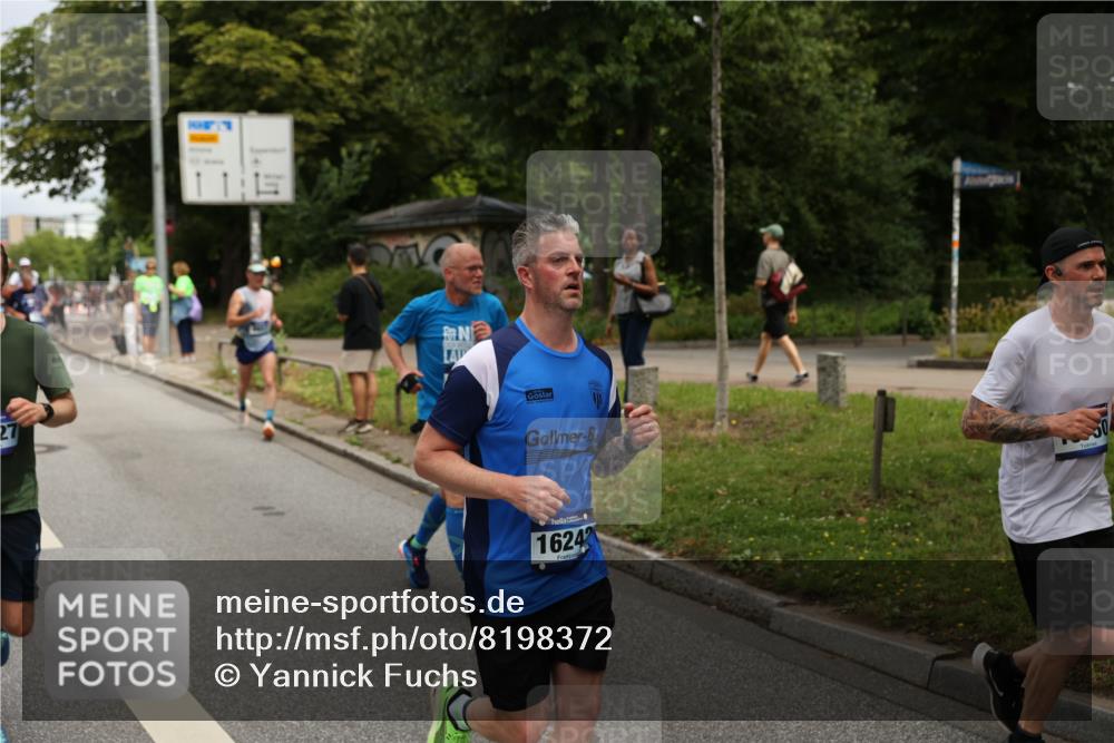29.06.2025 - hella hamburg halbmarathon Yannick Fuchs http://msf.ph/oto/8198372 29.06.2025 10:44:32 20KM 1119, 1321, 1399, 1466, 1507, 1630, 1750, 1817, 2234, 3296, 3947, 4127, 4346, 5115, 5894, 6027, 6662, 6712, 6795, 7176, 7583, 7930, 7932, 8153, 8313, 8572, 8657, 8704, 10371, 10750, 11356, 11455, 11607, 12235, 12527, 12624, 13008, 13282, 13609, 13687, 13701, 13758, 13812, 13875, 14034, 14257, 15362, 15803, 15950, 16242, 16716, 16732, 16806, 17179, 17247, 17319, 17384, 18066, 18228, 18370, 18394, 18499, 18657, 18658, 18811, 18884 meine-sportfotos.de