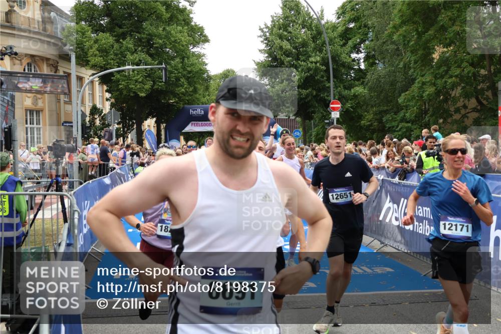 29.06.2025 - hella hamburg halbmarathon Zöllner http://msf.ph/oto/8198375 29.06.2025 10:46:30 Ziel 2222, 2842, 4237, 4497, 6421, 6978, 7335, 8482, 8981, 9232, 9386, 9786, 11185, 11773, 12171, 12651, 12891, 13698, 14045, 14228, 14482, 15157, 16127, 18211, 18637, 19209 meine-sportfotos.de