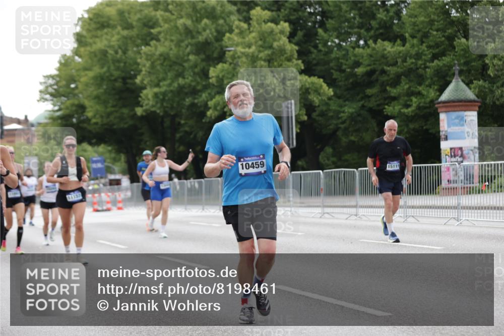 29.06.2025 - hella hamburg halbmarathon Jannik Wohlers http://msf.ph/oto/8198461 29.06.2025 10:25:01 Lombardsbrücke 1093, 1627, 2278, 3961, 3963, 5564, 5814, 6869, 8962, 9811, 9927, 10845, 10846, 11157, 11662, 13510, 13842, 14086, 15016, 15119, 15283, 16421, 16422 meine-sportfotos.de