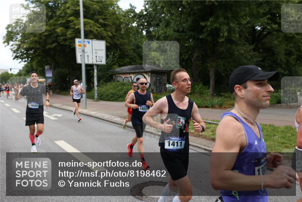 29.06.2025 - hella hamburg halbmarathon Yannick Fuchs http://msf.ph/oto/8198462 29.06.2025 10:31:46 20KM 1411, 2196, 2767, 4860, 4865, 5003, 5092, 5307, 5315, 6123, 6458, 6529, 7310, 7482, 8362, 9178, 9296, 9914, 10680, 10738, 11833, 13141, 13854, 13972, 14387, 14459, 14691, 14934, 15178, 15261, 15939, 16523, 16992, 17024, 17125, 17137, 17306, 17658, 17723, 18062, 18159, 18384, 18824 meine-sportfotos.de