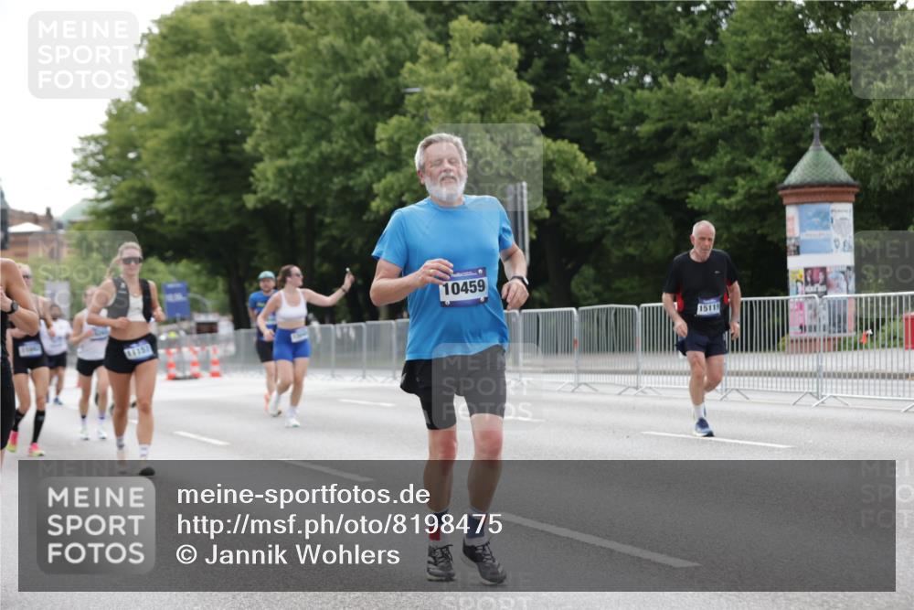 29.06.2025 - hella hamburg halbmarathon Jannik Wohlers http://msf.ph/oto/8198475 29.06.2025 10:25:01 Lombardsbrücke 1093, 1627, 2278, 3961, 3963, 5564, 5814, 6869, 8962, 9811, 9927, 10845, 10846, 11157, 11662, 13510, 13842, 14086, 15016, 15119, 15283, 16421, 16422 meine-sportfotos.de