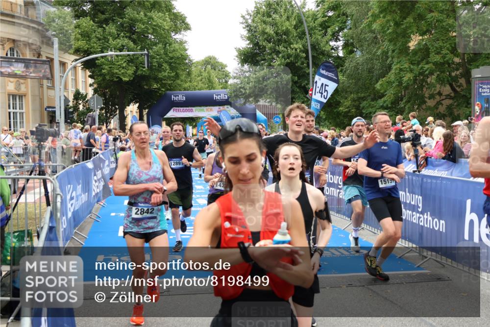 29.06.2025 - hella hamburg halbmarathon Zöllner http://msf.ph/oto/8198499 29.06.2025 10:46:33 Ziel 2222, 2842, 4237, 4497, 5459, 6421, 6978, 8482, 8981, 9232, 9386, 9529, 9786, 12891, 14045, 14228, 14482, 15157, 15206, 17281, 17461, 18882, 19209 meine-sportfotos.de