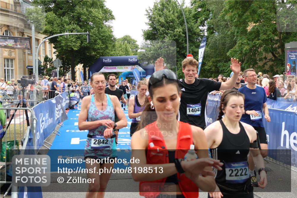 29.06.2025 - hella hamburg halbmarathon Zöllner http://msf.ph/oto/8198513 29.06.2025 10:46:34 Ziel 4237, 4497, 5459, 6978, 8482, 8981, 9232, 9386, 9529, 9786, 12891, 13525, 14228, 14482, 15157, 15206, 17281, 17461, 18882, 19209 meine-sportfotos.de