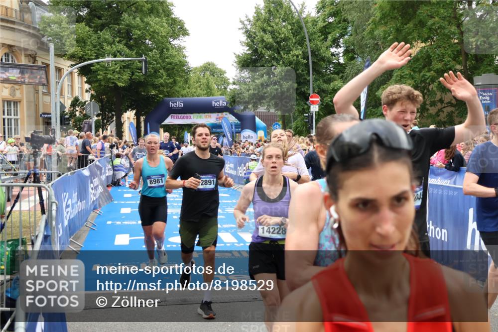 29.06.2025 - hella hamburg halbmarathon Zöllner http://msf.ph/oto/8198529 29.06.2025 10:46:34 Ziel 4237, 4497, 5459, 6978, 8482, 8981, 9232, 9386, 9529, 9786, 12891, 13525, 14228, 14482, 15157, 15206, 17281, 17461, 18882, 19209 meine-sportfotos.de