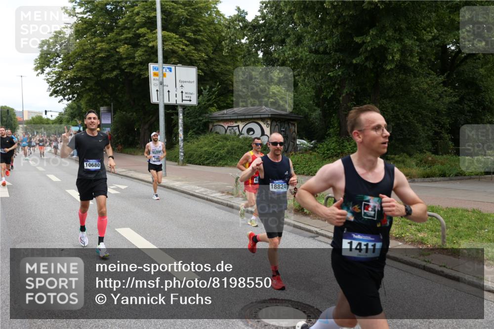 29.06.2025 - hella hamburg halbmarathon Yannick Fuchs http://msf.ph/oto/8198550 29.06.2025 10:31:46 20KM 1411, 2196, 2767, 4860, 4865, 5003, 5092, 5307, 5315, 6123, 6458, 6529, 7310, 7482, 8362, 9178, 9296, 9914, 10680, 10738, 11833, 13141, 13854, 13972, 14387, 14459, 14691, 14934, 15178, 15261, 15939, 16523, 16992, 17024, 17125, 17137, 17306, 17658, 17723, 18062, 18159, 18384, 18824 meine-sportfotos.de