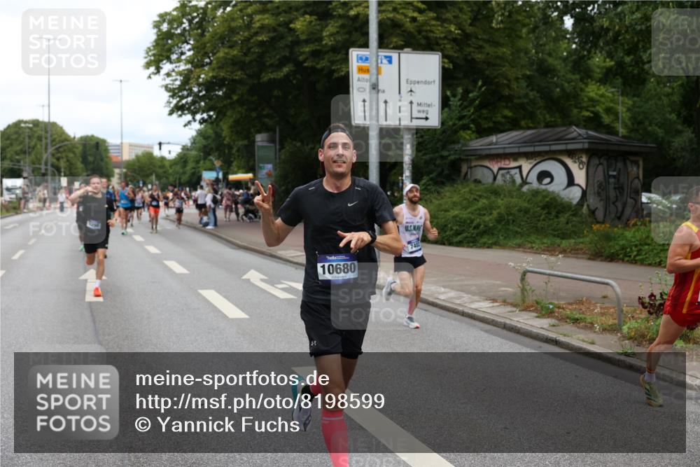 29.06.2025 - hella hamburg halbmarathon Yannick Fuchs http://msf.ph/oto/8198599 29.06.2025 10:31:46 20KM 1411, 2196, 2767, 4860, 4865, 5003, 5092, 5307, 5315, 6123, 6458, 6529, 7310, 7482, 8362, 9178, 9296, 9914, 10680, 10738, 11833, 13141, 13854, 13972, 14387, 14459, 14691, 14934, 15178, 15261, 15939, 16523, 16992, 17024, 17125, 17137, 17306, 17658, 17723, 18062, 18159, 18384, 18824 meine-sportfotos.de