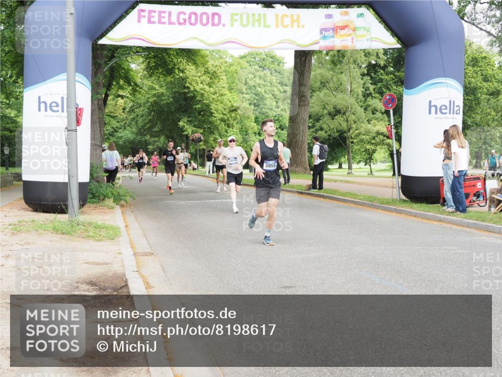 29.06.2025 - hella hamburg halbmarathon MichiJ http://msf.ph/oto/8198617 29.06.2025 10:21:13 Zwischen KM18-KM19 4129, 4698, 5187, 5746, 13617 meine-sportfotos.de