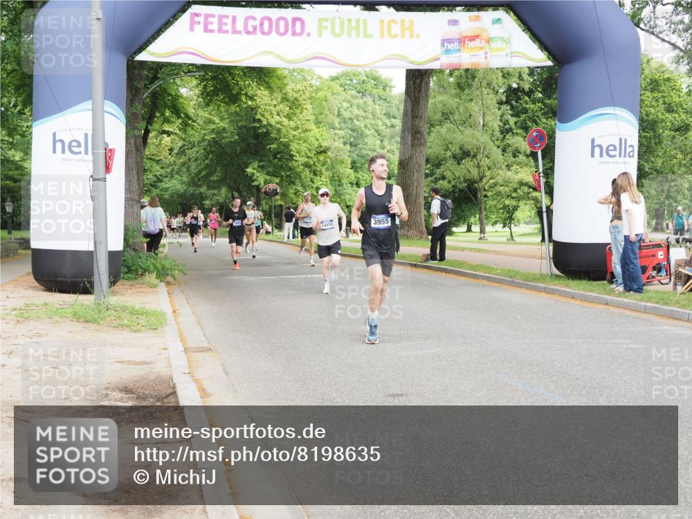 29.06.2025 - hella hamburg halbmarathon MichiJ http://msf.ph/oto/8198635 29.06.2025 10:21:13 Zwischen KM18-KM19 4129, 4698, 5187, 5746, 13617 meine-sportfotos.de