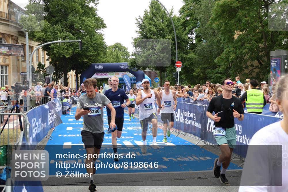 29.06.2025 - hella hamburg halbmarathon Zöllner http://msf.ph/oto/8198646 29.06.2025 10:46:38 Ziel 1920, 4497, 5459, 8482, 9051, 9232, 9386, 9529, 13525, 13554, 15026, 15133, 15206, 15714, 17281, 17461, 18297, 18882 meine-sportfotos.de