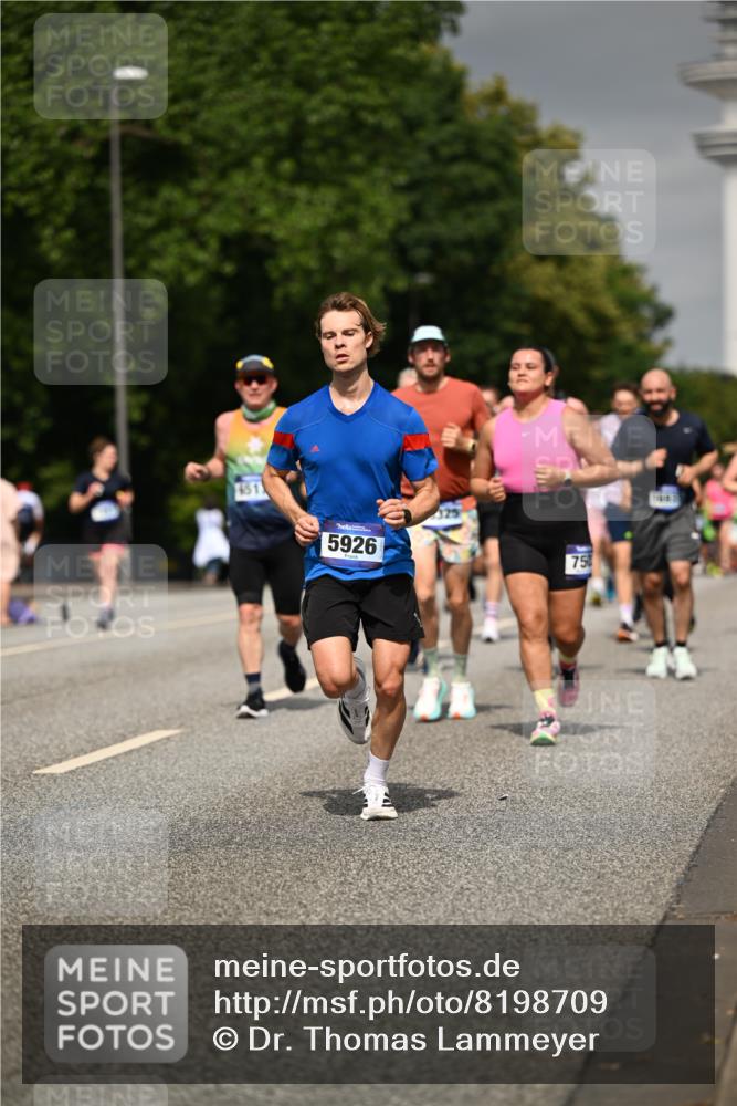 29.06.2025 - hella hamburg halbmarathon Dr. Thomas Lammeyer http://msf.ph/oto/8198709 29.06.2025 10:11:32 Kennedybrücke 1993, 4262, 5242, 5287, 5807, 5845, 5926, 6196, 6517, 6518, 6707, 6713, 6715, 6833, 7503, 8585, 9967, 10283, 10700, 10703, 11114, 11394 meine-sportfotos.de