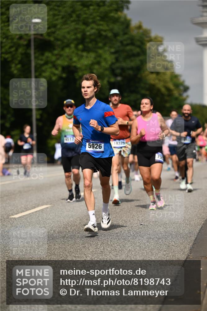 29.06.2025 - hella hamburg halbmarathon Dr. Thomas Lammeyer http://msf.ph/oto/8198743 29.06.2025 10:11:32 Kennedybrücke 1993, 4262, 5242, 5287, 5807, 5845, 5926, 6196, 6517, 6518, 6707, 6713, 6715, 6833, 7503, 8585, 9967, 10283, 10700, 10703, 11114, 11394 meine-sportfotos.de
