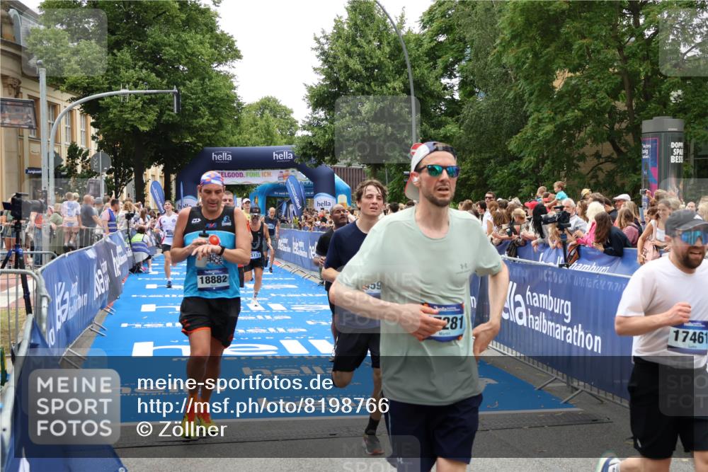 29.06.2025 - hella hamburg halbmarathon Zöllner http://msf.ph/oto/8198766 29.06.2025 10:46:41 Ziel 1920, 1942, 5459, 9051, 13525, 13554, 15026, 15133, 15206, 15714, 16175, 17865, 18297, 18882 meine-sportfotos.de