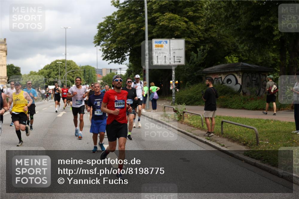 29.06.2025 - hella hamburg halbmarathon Yannick Fuchs http://msf.ph/oto/8198775 29.06.2025 10:44:36 20KM 1119, 1399, 1466, 1507, 1630, 1750, 1817, 2207, 3654, 3947, 4127, 4346, 5115, 6027, 6662, 6712, 6795, 7176, 7397, 7583, 7930, 7932, 8153, 8313, 8572, 8657, 8704, 10371, 10750, 11356, 11455, 11607, 12235, 12527, 12624, 13008, 13609, 13687, 13701, 13812, 13875, 14034, 14257, 14626, 15362, 15395, 15803, 15950, 16242, 16716, 16806, 17179, 17247, 17384, 18066, 18228, 18370, 18394, 18657, 18658, 18811, 18884 meine-sportfotos.de