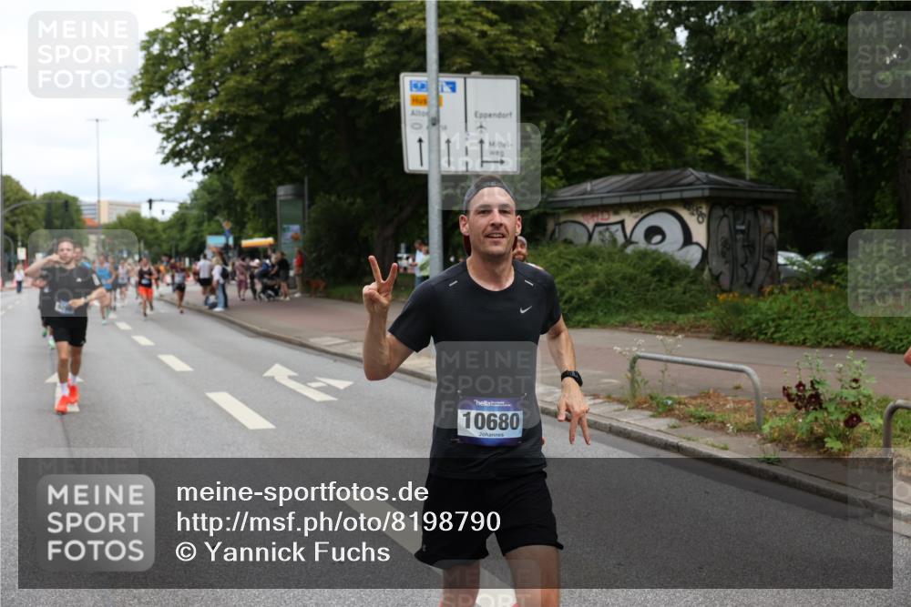 29.06.2025 - hella hamburg halbmarathon Yannick Fuchs http://msf.ph/oto/8198790 29.06.2025 10:31:46 20KM 1411, 2196, 2767, 4860, 4865, 5003, 5092, 5307, 5315, 6123, 6458, 6529, 7310, 7482, 8362, 9178, 9296, 9914, 10680, 10738, 11833, 13141, 13854, 13972, 14387, 14459, 14691, 14934, 15178, 15261, 15939, 16523, 16992, 17024, 17125, 17137, 17306, 17658, 17723, 18062, 18159, 18384, 18824 meine-sportfotos.de