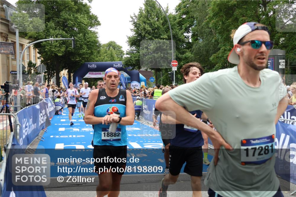 29.06.2025 - hella hamburg halbmarathon Zöllner http://msf.ph/oto/8198809 29.06.2025 10:46:42 Ziel 1920, 1942, 9051, 13525, 13554, 15026, 15133, 15206, 15714, 16175, 17865, 18297, 19128 meine-sportfotos.de