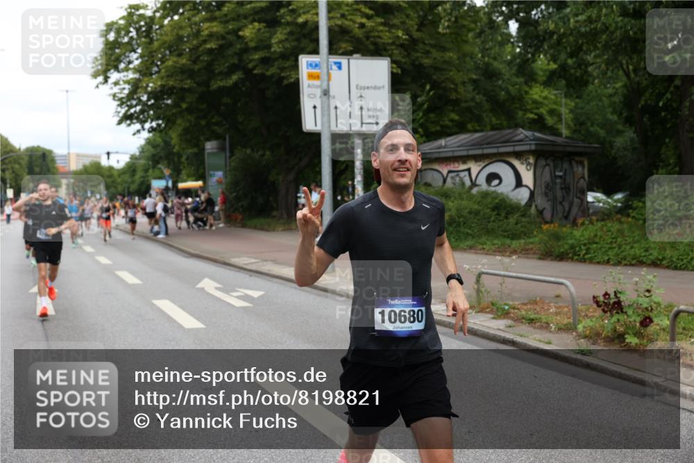 29.06.2025 - hella hamburg halbmarathon Yannick Fuchs http://msf.ph/oto/8198821 29.06.2025 10:31:46 20KM 1411, 2196, 2767, 4860, 4865, 5003, 5092, 5307, 5315, 6123, 6458, 6529, 7310, 7482, 8362, 9178, 9296, 9914, 10680, 10738, 11833, 13141, 13854, 13972, 14387, 14459, 14691, 14934, 15178, 15261, 15939, 16523, 16992, 17024, 17125, 17137, 17306, 17658, 17723, 18062, 18159, 18384, 18824 meine-sportfotos.de