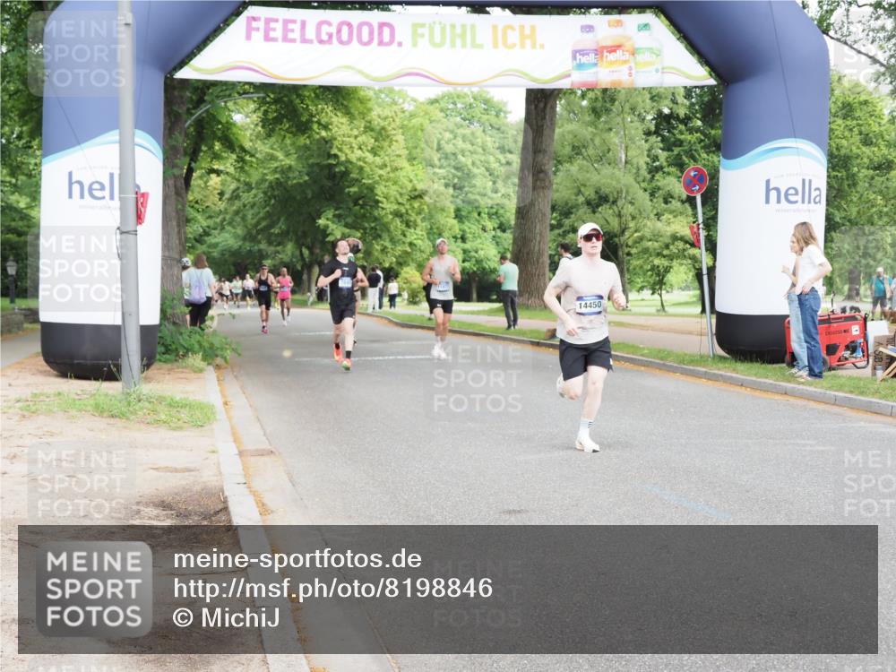 29.06.2025 - hella hamburg halbmarathon MichiJ http://msf.ph/oto/8198846 29.06.2025 10:21:15 Zwischen KM18-KM19 3955, 4129, 5187, 5746 meine-sportfotos.de