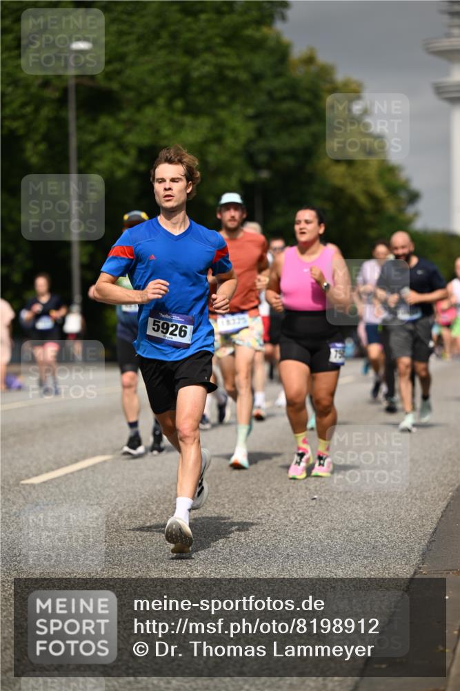 29.06.2025 - hella hamburg halbmarathon Dr. Thomas Lammeyer http://msf.ph/oto/8198912 29.06.2025 10:11:33 Kennedybrücke 1993, 4262, 5242, 5287, 5807, 5845, 5926, 6196, 6517, 6518, 6707, 6713, 6715, 6833, 7503, 8585, 9967, 10283, 10700, 10703, 11114, 11394 meine-sportfotos.de