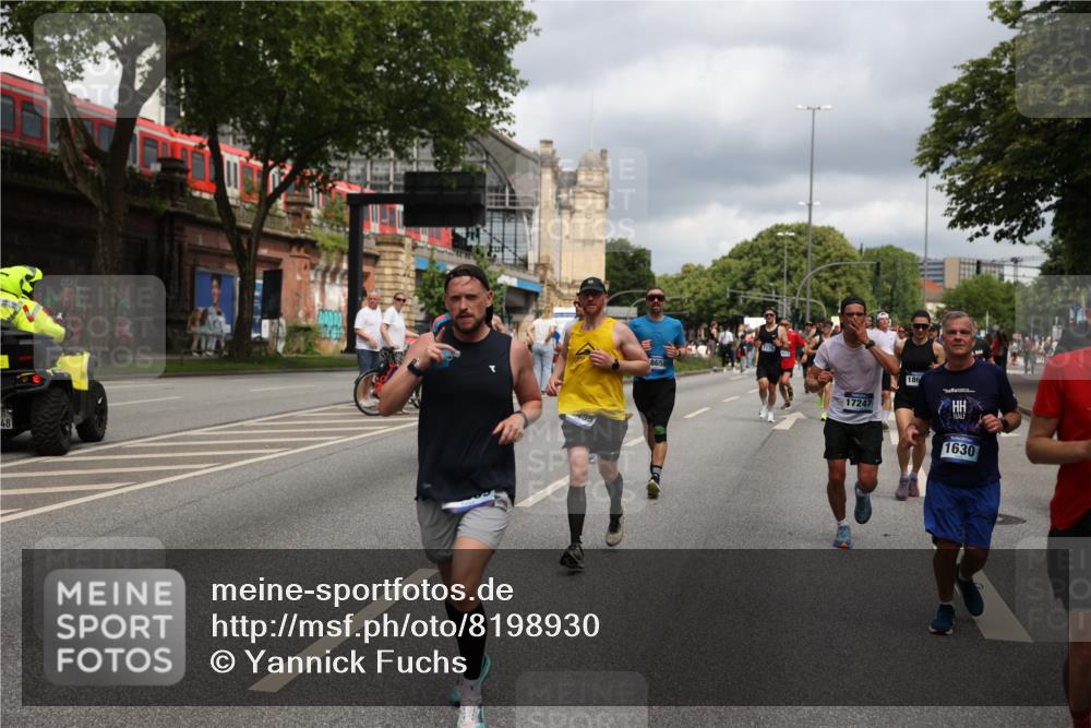 29.06.2025 - hella hamburg halbmarathon Yannick Fuchs http://msf.ph/oto/8198930 29.06.2025 10:44:37 20KM 1119, 1399, 1466, 1507, 1630, 1750, 1817, 2207, 3654, 4127, 4346, 5115, 6027, 6662, 6712, 6795, 7052, 7176, 7397, 7583, 7930, 7932, 8313, 8572, 8657, 8704, 9057, 10371, 10750, 11356, 11455, 11607, 12235, 12527, 12624, 13008, 13609, 13687, 13701, 13812, 13875, 14034, 14257, 14626, 15362, 15395, 15803, 15950, 16242, 16716, 16806, 17179, 17221, 17247, 17384, 18066, 18370, 18394, 18657, 18658, 18811 meine-sportfotos.de