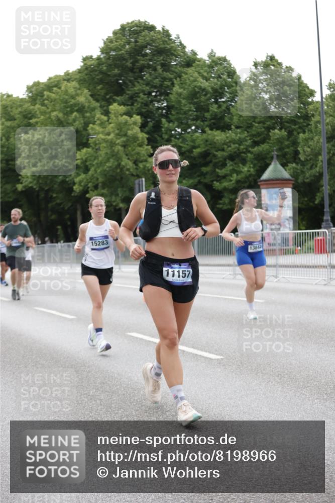 29.06.2025 - hella hamburg halbmarathon Jannik Wohlers http://msf.ph/oto/8198966 29.06.2025 10:25:05 Lombardsbrücke 1093, 1627, 2278, 5028, 6869, 9811, 10845, 10846, 11157, 11662, 13510, 13842, 15016, 15119, 15283, 16421, 16422 meine-sportfotos.de