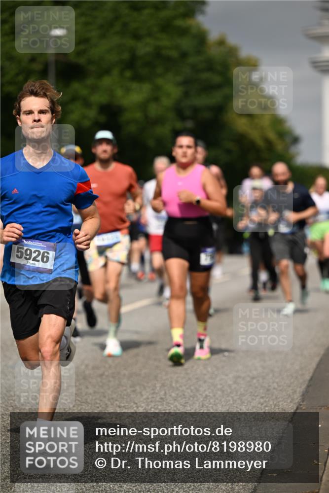 29.06.2025 - hella hamburg halbmarathon Dr. Thomas Lammeyer http://msf.ph/oto/8198980 29.06.2025 10:11:33 Kennedybrücke 1993, 4262, 5242, 5287, 5807, 5845, 5926, 6196, 6517, 6518, 6707, 6713, 6715, 6833, 7503, 8585, 9967, 10283, 10700, 10703, 11114, 11394 meine-sportfotos.de