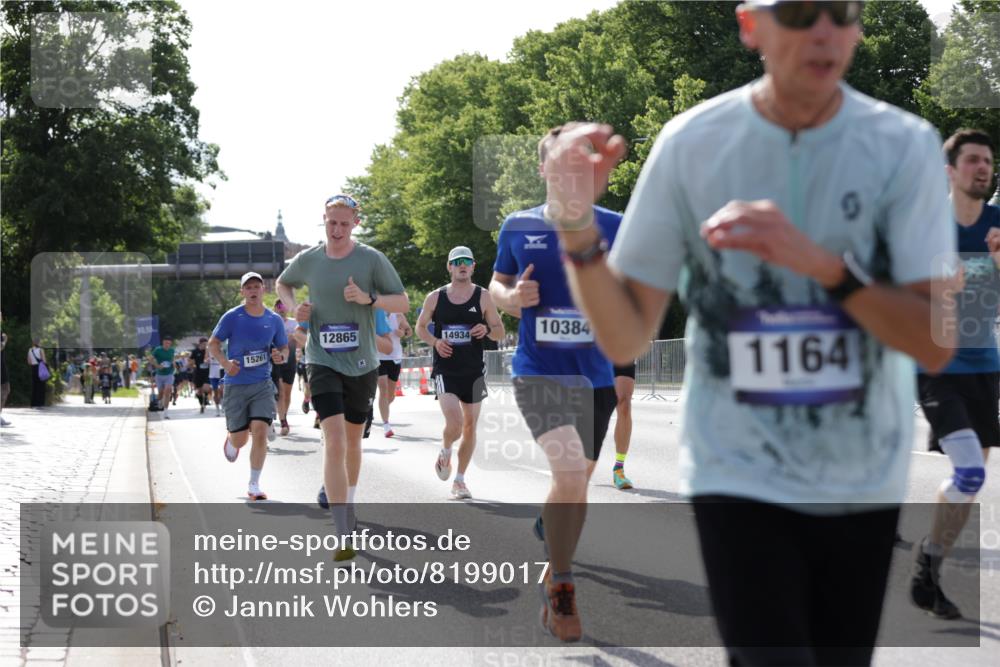 29.06.2025 - hella hamburg halbmarathon Jannik Wohlers http://msf.ph/oto/8199017 29.06.2025 09:47:30 Lombardsbrücke 1164, 1562, 2196, 2296, 4602, 5092, 8362, 8901, 9178, 9944, 10384, 10900, 10968, 11745, 12462, 12865, 13514, 13798, 13854, 14387, 14601, 14934, 14952, 15261, 15415, 15965, 16964, 17306, 18159, 18216, 18573, 18687, 18689, 18841 meine-sportfotos.de
