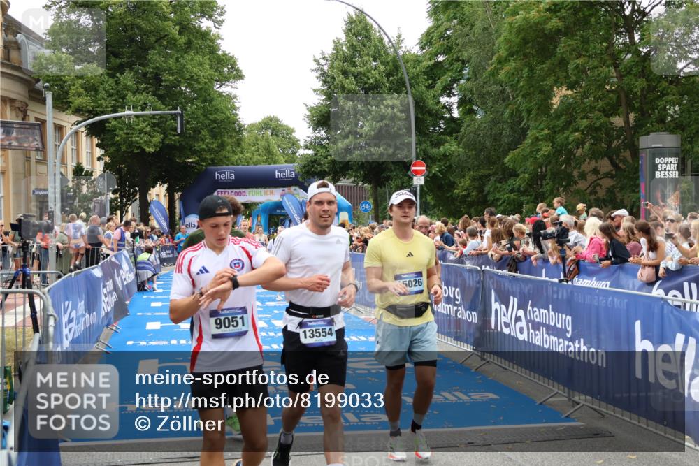 29.06.2025 - hella hamburg halbmarathon Zöllner http://msf.ph/oto/8199033 29.06.2025 10:46:46 Ziel 1920, 1942, 3976, 6630, 11858, 13554, 14541, 15026, 15714, 15900, 16175, 17353, 17743, 17865, 18297, 19128 meine-sportfotos.de